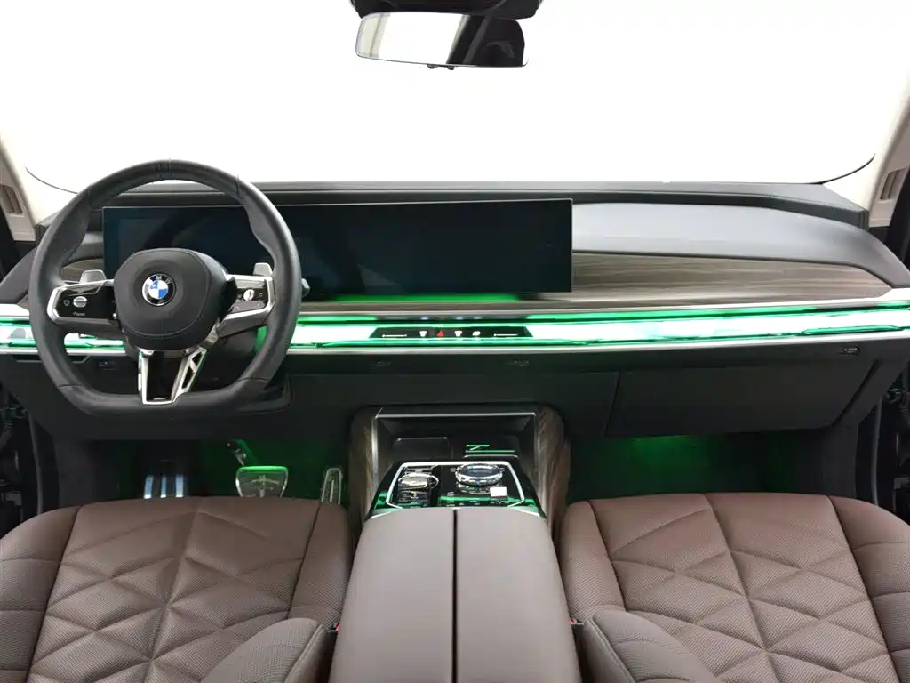 BMW 7 Series 2023 Model 735Li M Sport Package фото 7