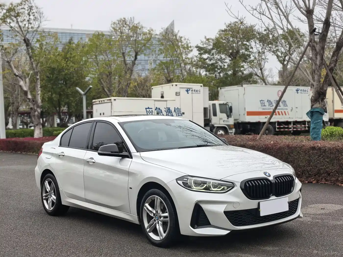 BMW 1 SERIES