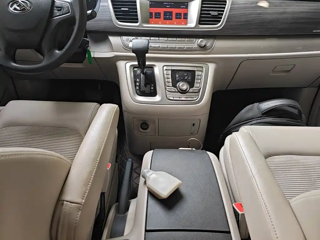 SAIC Maxus Maxus G10 2019 2019 Facelift PLUS 2.0T Automatic Elite Edition China VI