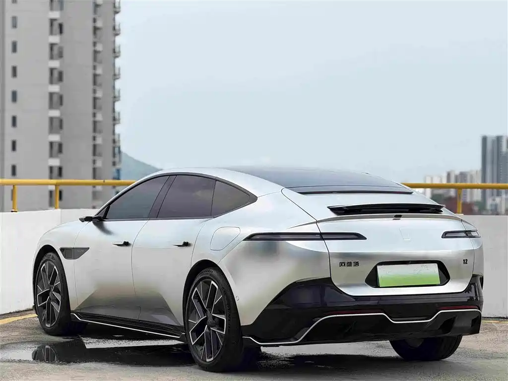 Avatr 12 2023 2023 650 Triple Laser AWD Performance Edition