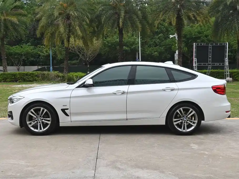 BMW 3 Series GT 2016 320i Design Package фото 3