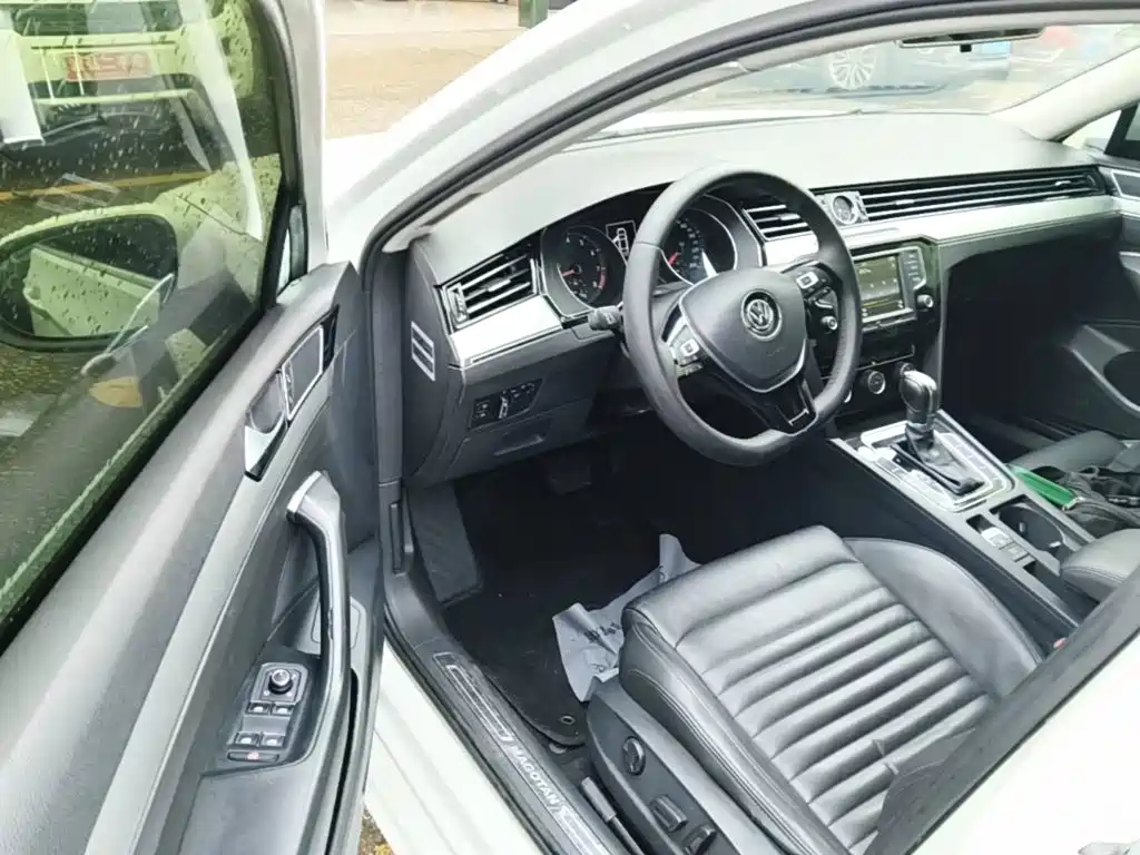 Photo 23 - Volkswagen Magotan