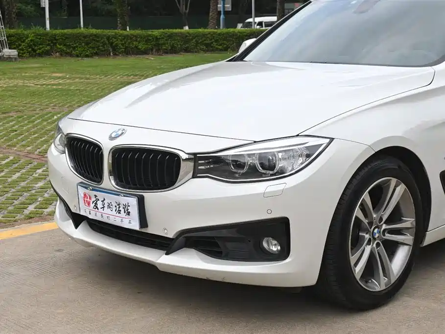 BMW 3 Series GT 2016 320i Design Package фото 12
