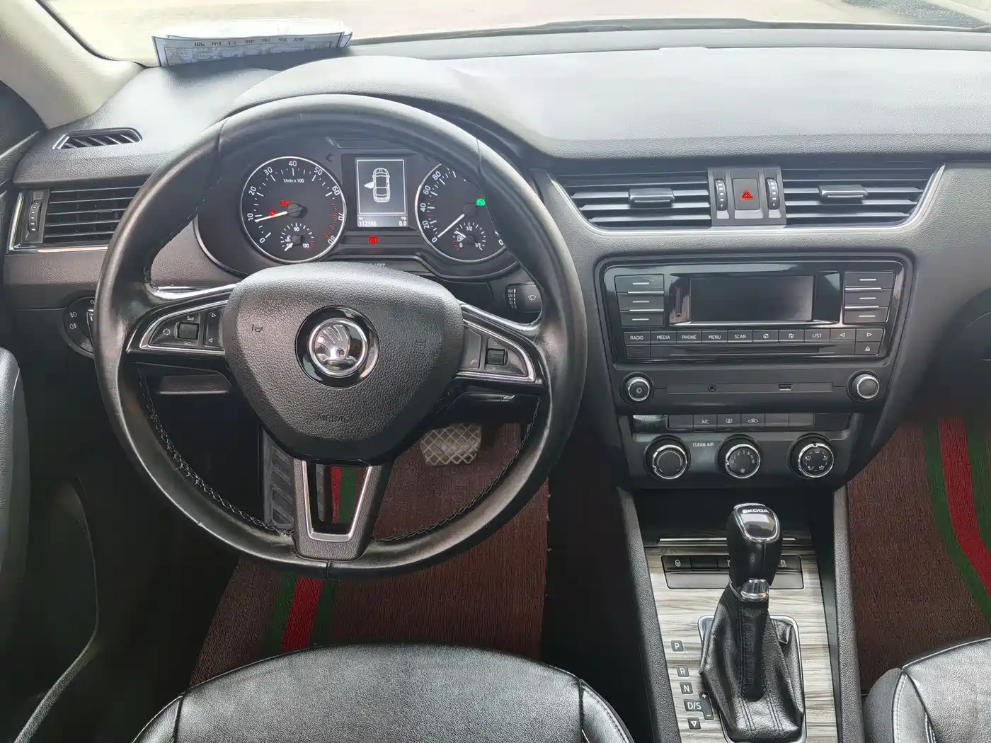 Škoda Octavia 2017 1.6L Automatic Smart Edition фото 9
