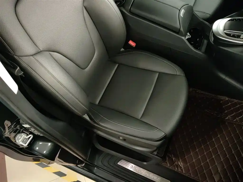 Mercedes-Benz V-Class 2020 Model V 260 L Long Wheelbase Luxury фото 25
