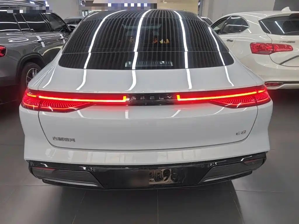 Geely Galaxy Galaxy E8 2025 2025 575km Voyage Smart Drive Edition
