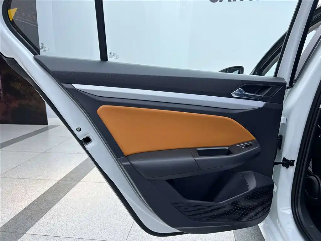 Volkswagen Bora 2025 Facelift 200TSI DSG Navigation Edition фото 27