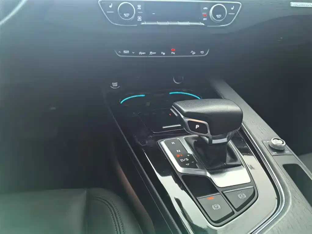 Audi A4 (Import) 2023 Model allroad quattro фото 14