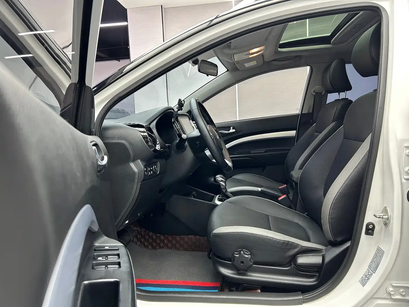 Kia KX1 2021 1.4L CVT Sunroof Version фото 9
