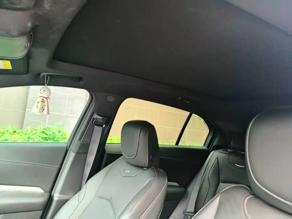 Фото 7 - Cadillac XT4
