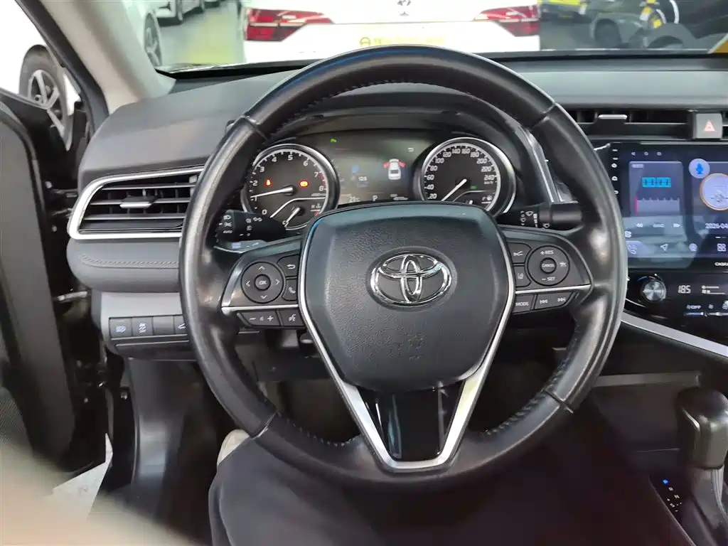 Toyota Camry 2018 2.0G Luxury Edition фото 7