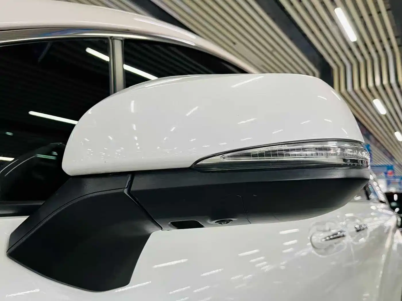 Toyota Sienna 2023 2.5L Hybrid Ultimate Edition фото 15