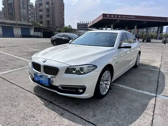 BMW 5 SERIES