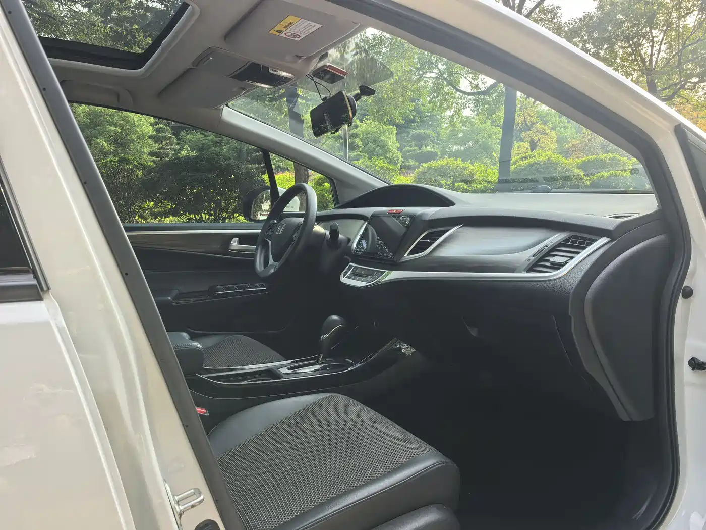 Honda Jade 2017 210TURBO CVT Fashion Edition 5-seater фото 12