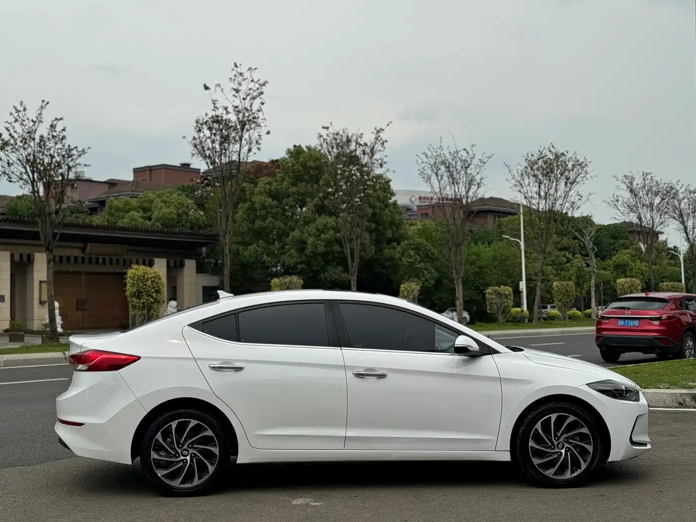 Hyundai Elantra 2020 1.5L CVT Smart Style·Elite фото 14