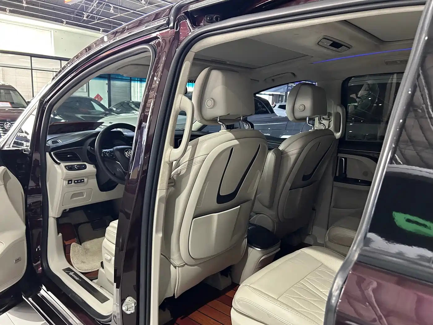 Buick GL8 2017 28T Avenir China V фото 7