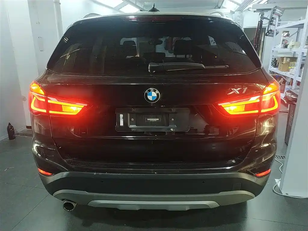 BMW X1 2018 sDrive18Li Premium Model фото 4