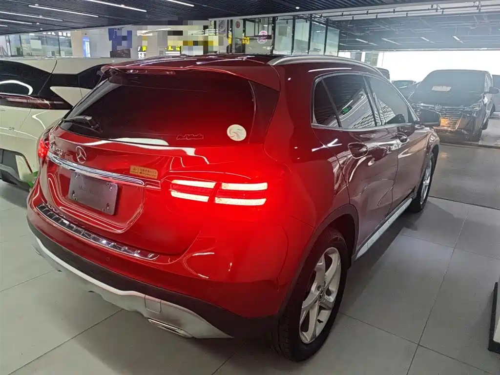 Mercedes-Benz GLA 2018 GLA 200 Dynamic фото 5