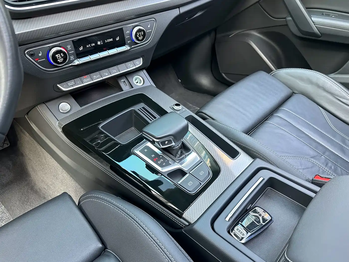 Audi Q5L 2022 40T Luxury Dynamic фото 12