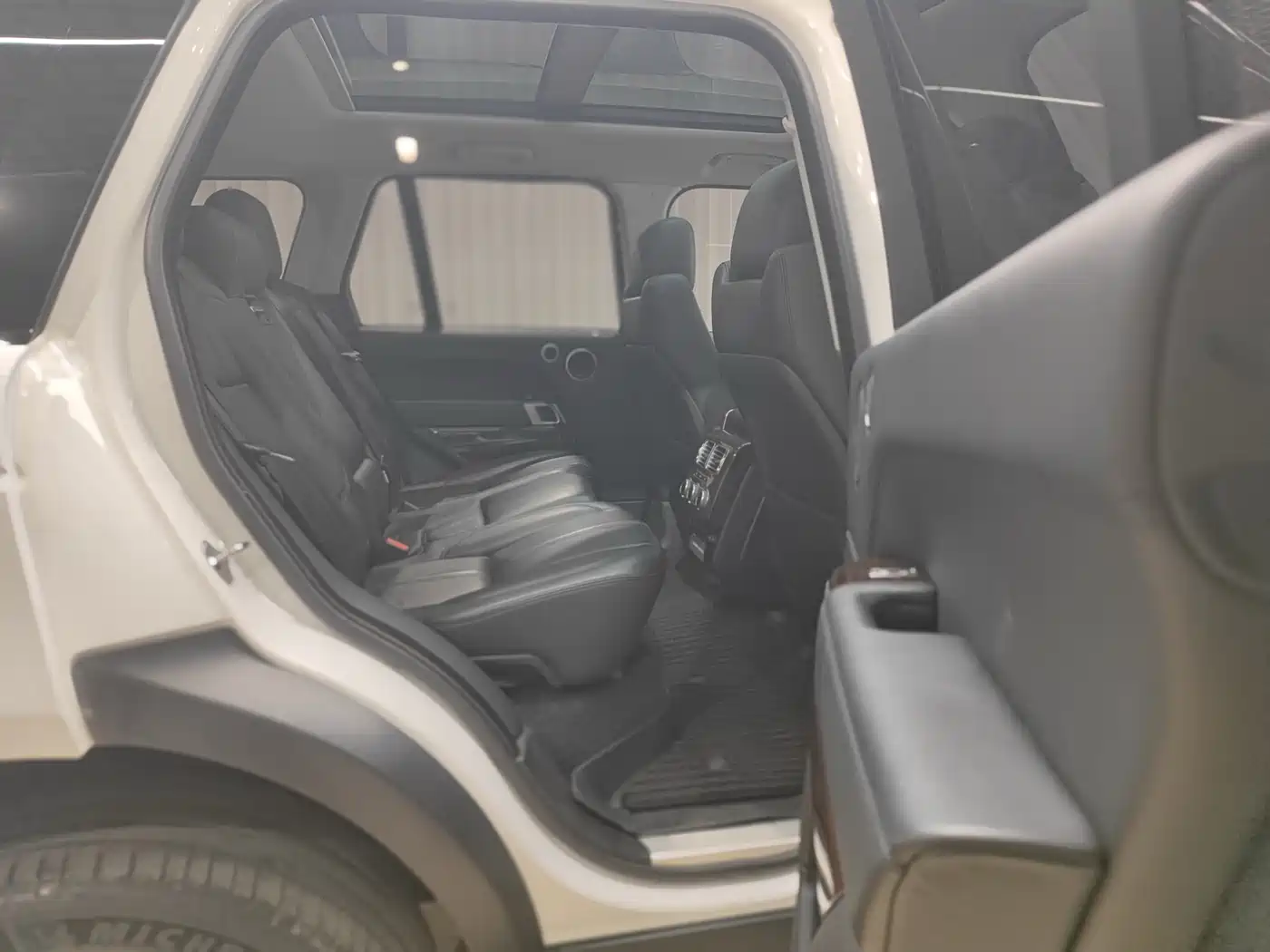 Land Rover Range Rover 2018 3.0 SC V6 Golden Age Edition фото 12