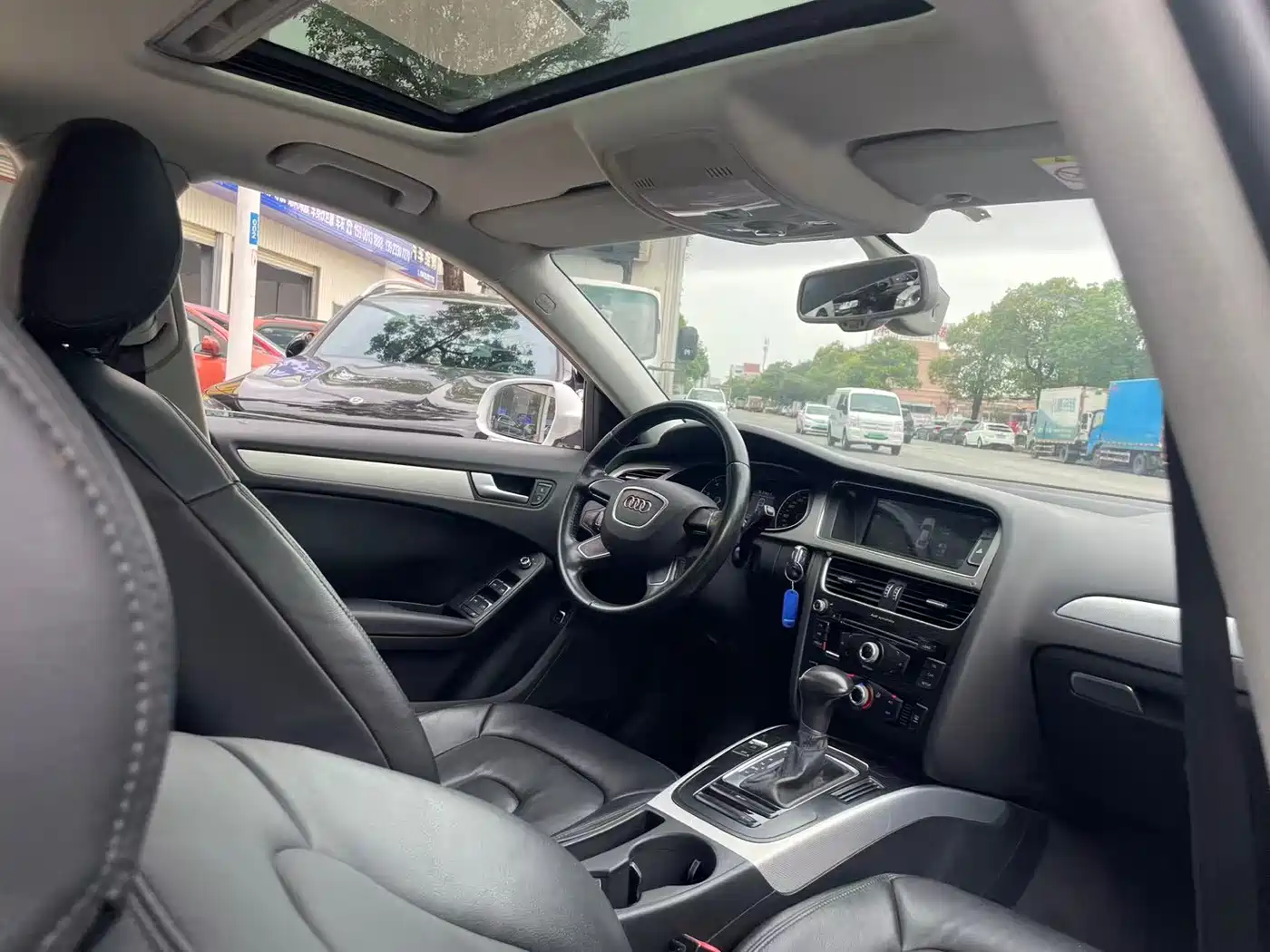 Audi A4L 2016 30 TFSI Collector's Edition Automatic Comfort фото 6