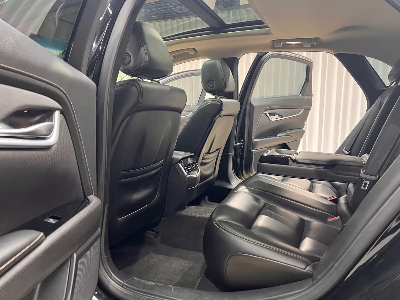 Cadillac XTS 2018 28T Technology фото 10