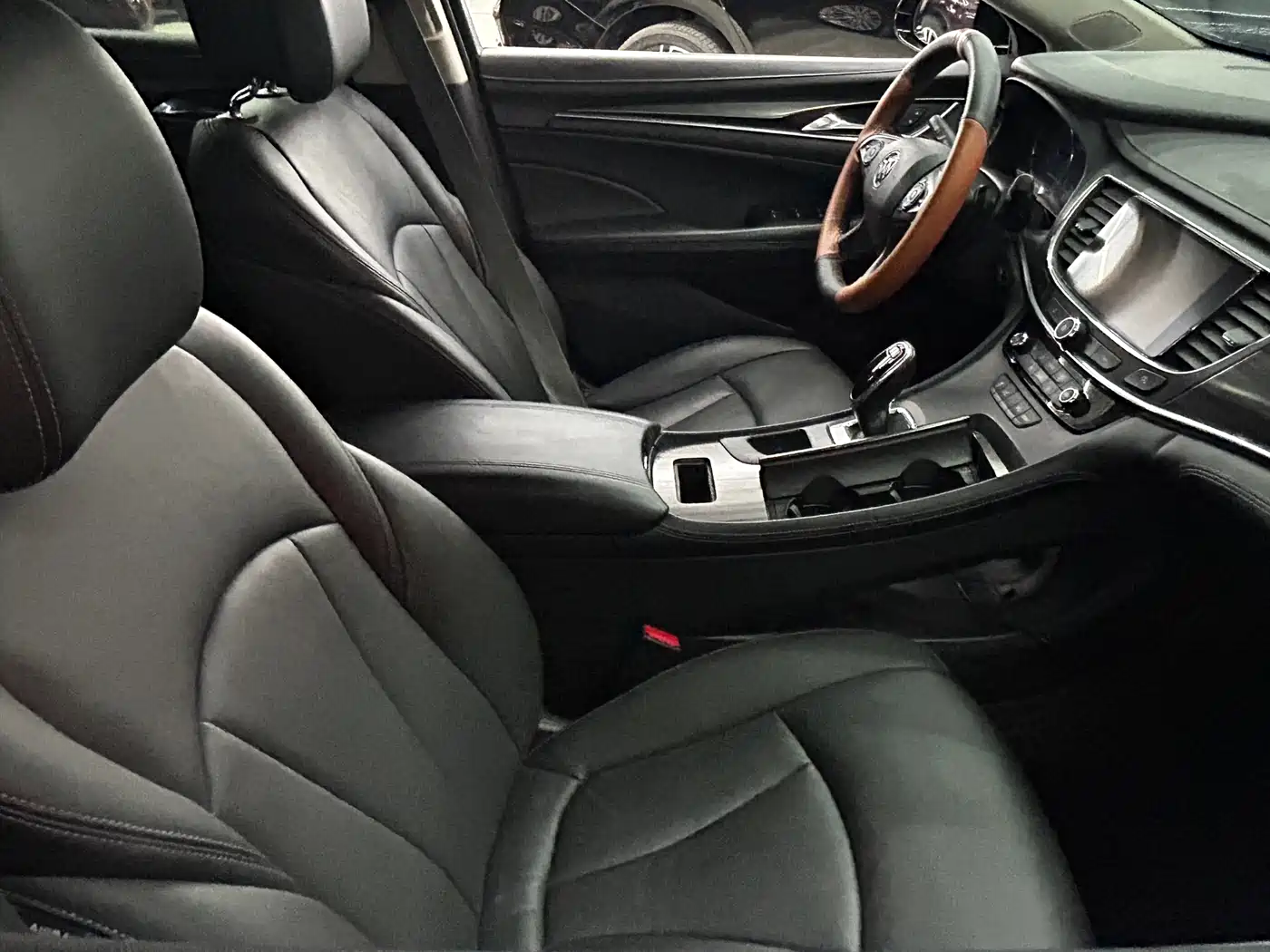 Buick LaCrosse 2016 Facelift 28T Elite фото 5