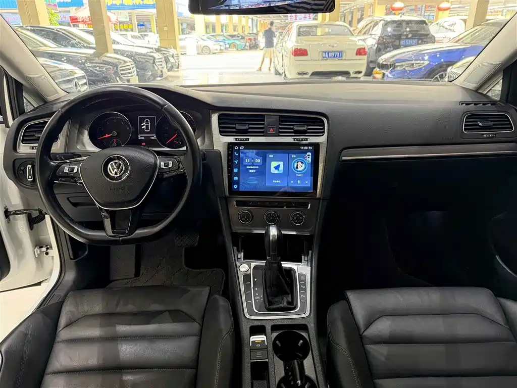 Volkswagen Golf 2015 1.4TSI Automatic Luxury фото 12