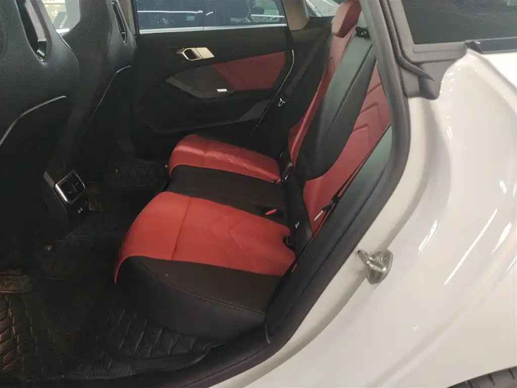 Фото 17 - BMW 2 Series
