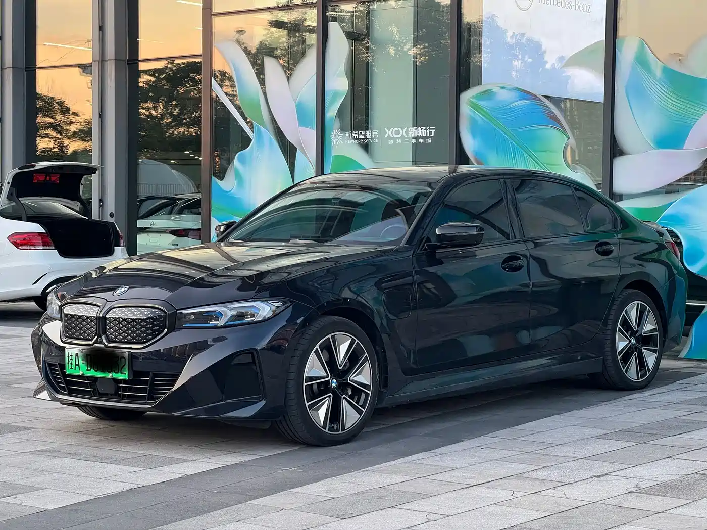 Photo 1 - BMW i3