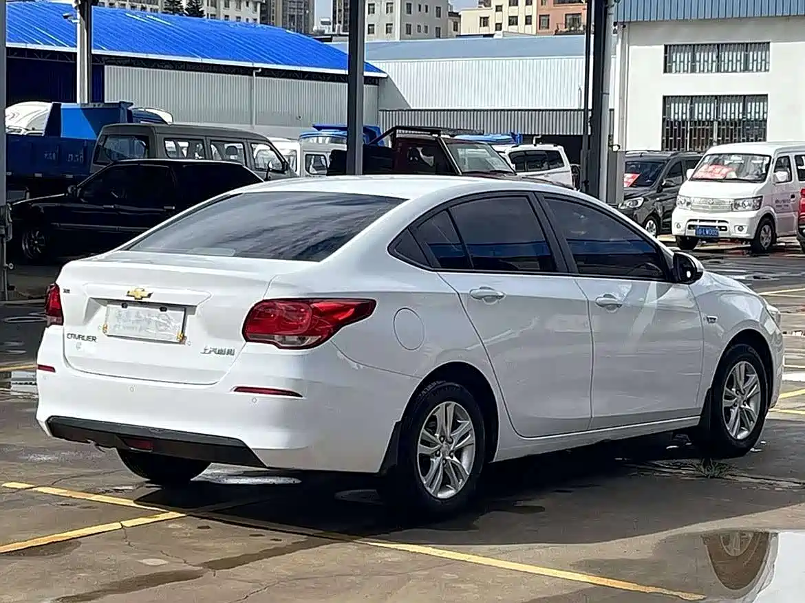Chevrolet Cavalier 2019 320 Auto Sunroof Enjoyment Edition фото 4