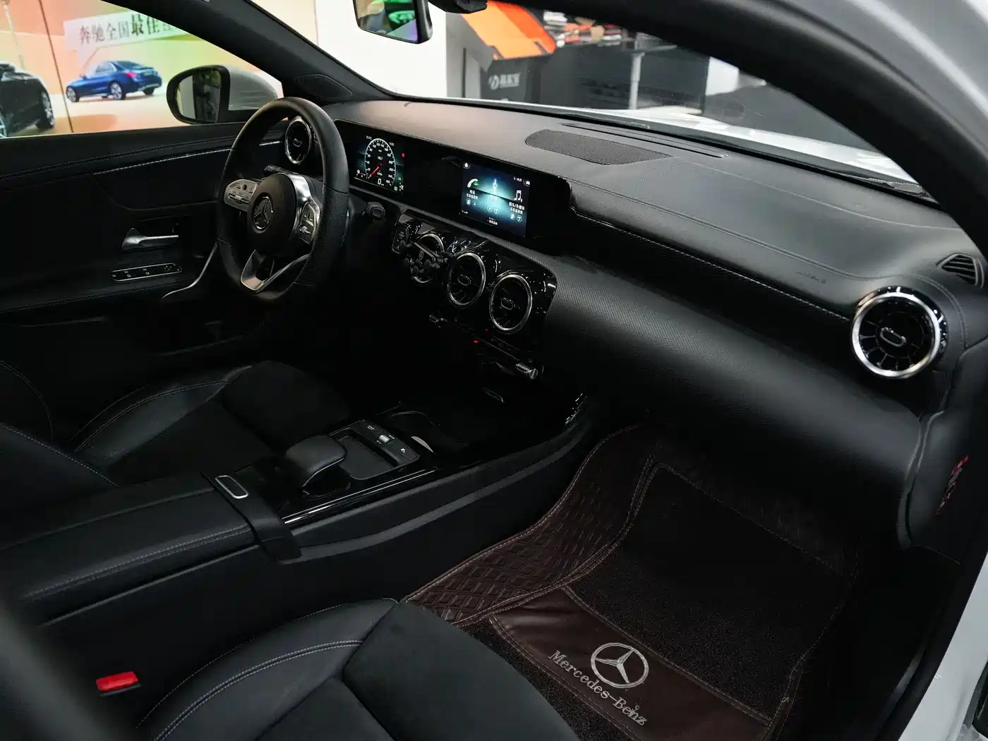 Mercedes-Benz A-Class 2019 A 180 L Sport Sedan фото 12