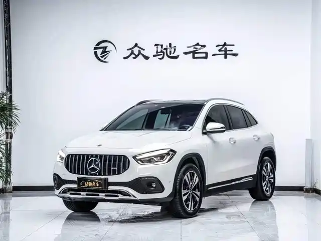 MERCEDES-BENZ GLA