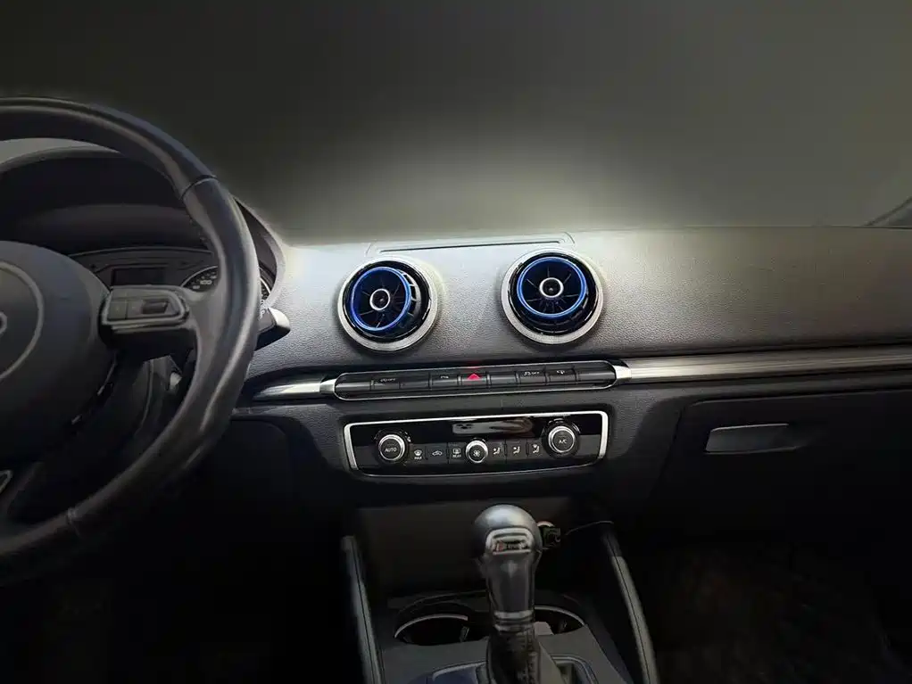 Audi A3 2016 Sportback 35 TFSI Style фото 22