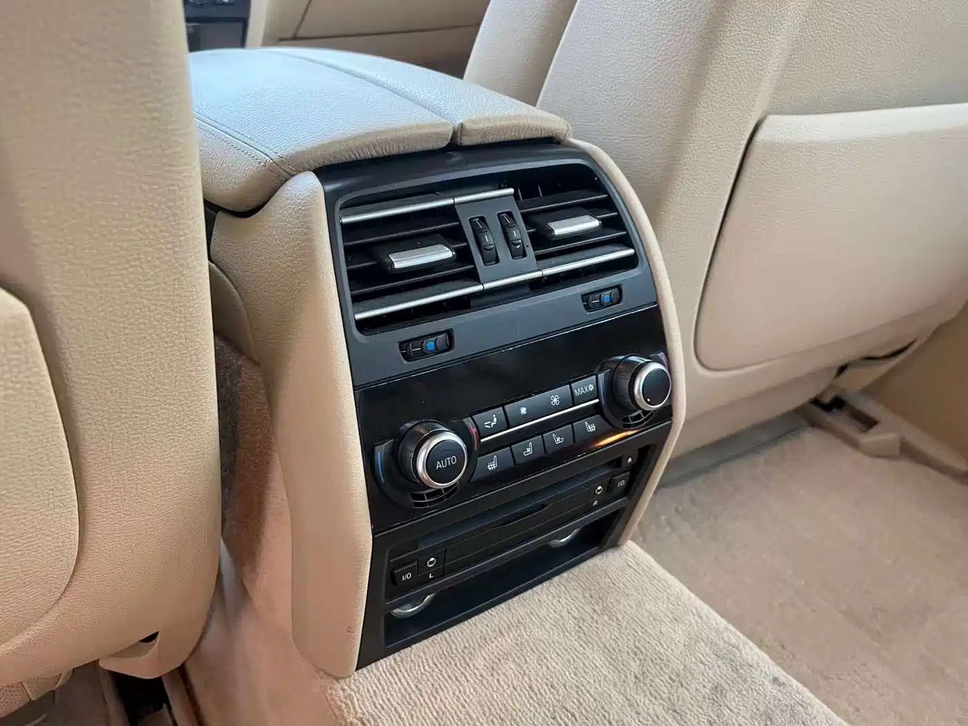 BMW 7 Series 2009 730Li Luxury фото 21
