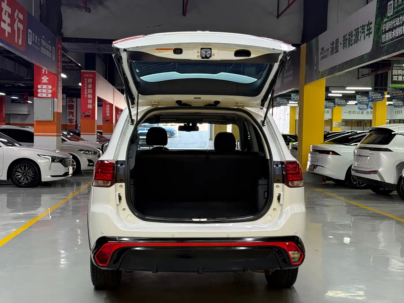 Фото 21 - Mitsubishi Outlander