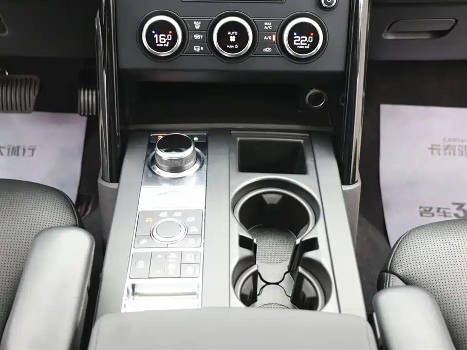 Land Rover Discovery 2018 3.0 SC V6 SE фото 19