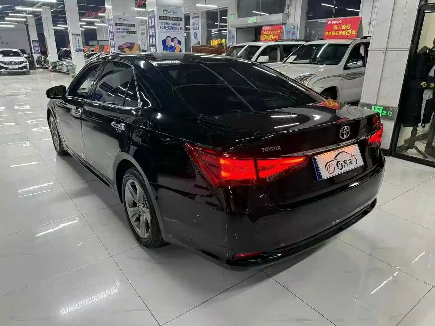 Toyota Crown 2015 2.0T Fashion фото 6