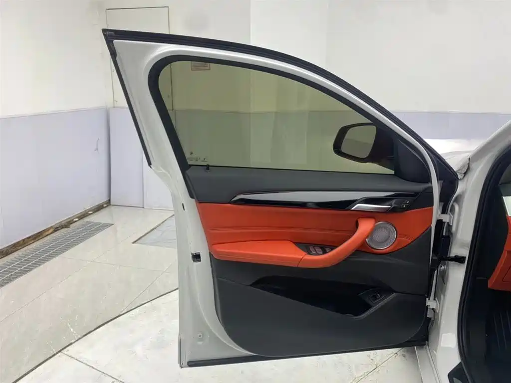 BMW X2 2023 sDrive25i M Sport Shadow Edition фото 16