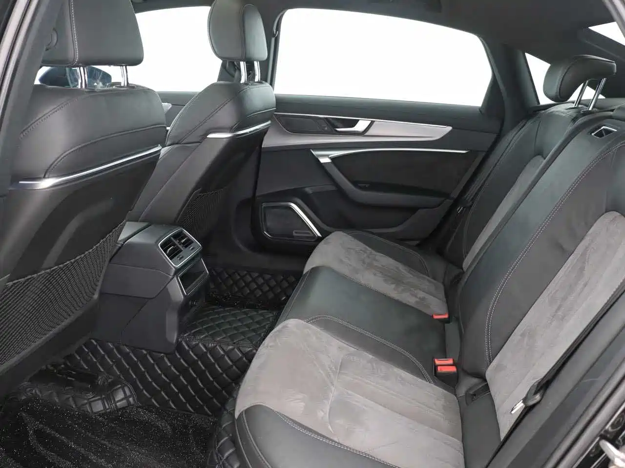 Audi A6L 2019 40 TFSI Luxury Dynamic фото 12
