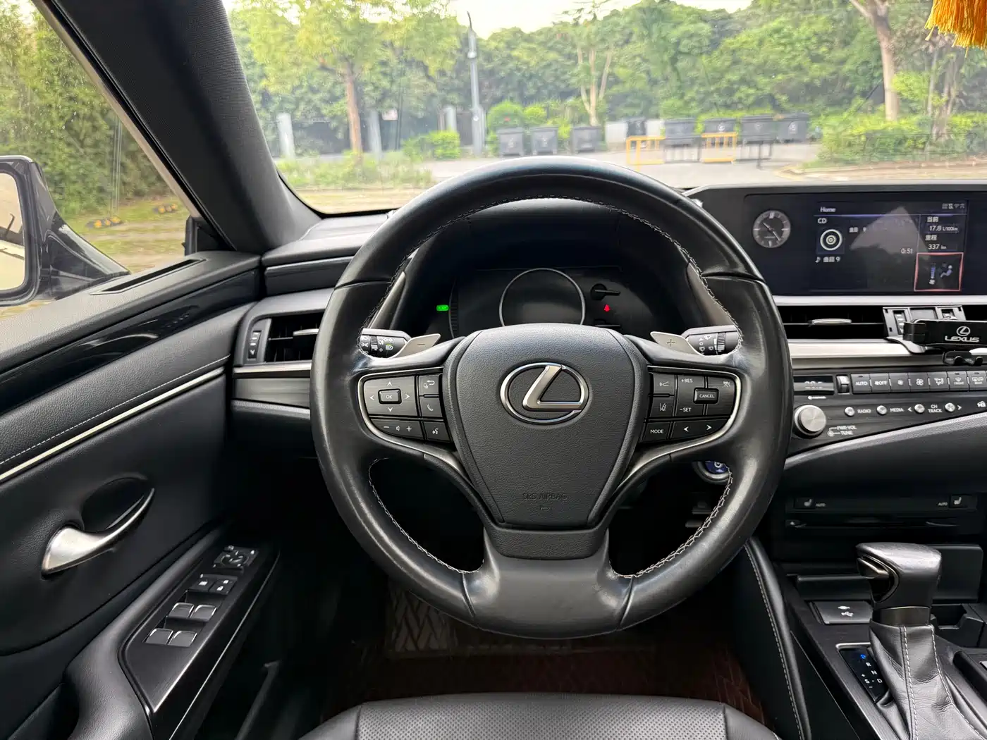 Lexus ES 2021 300h Excellence Edition фото 10