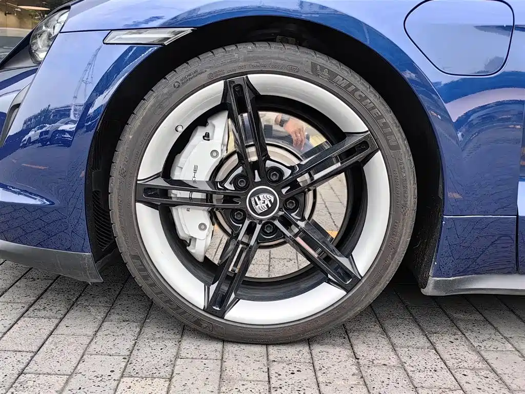Porsche Taycan 2020 Taycan фото 16