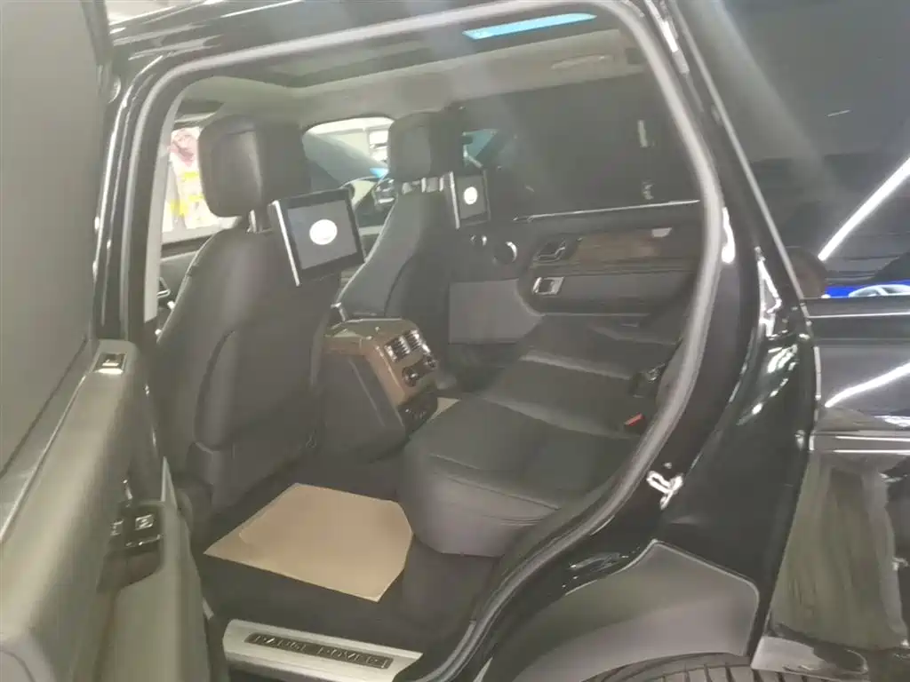 Land Rover Range Rover 2019 3.0 SC V6 Heritage Extended Edition фото 17