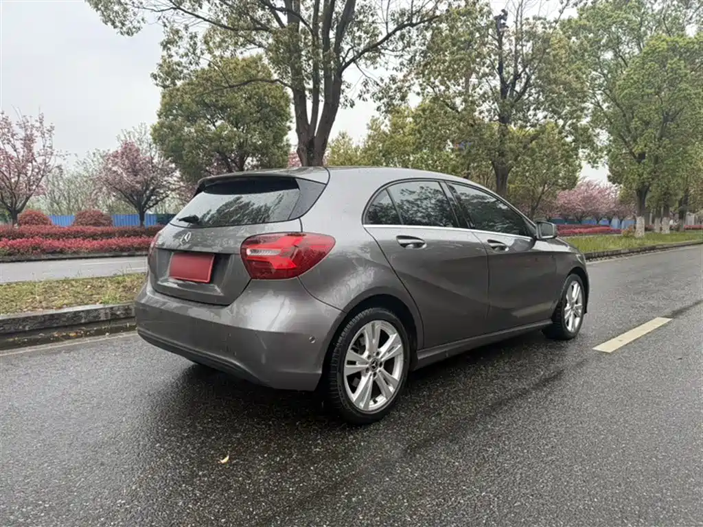 Mercedes-Benz A-Class (Import) 2017 Facelift A 200 Dynamic фото 20