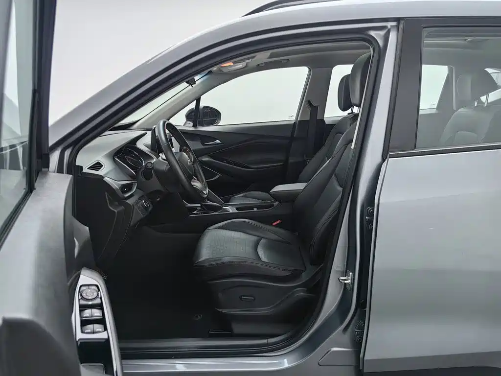 Photo 10 - Chevrolet Volando