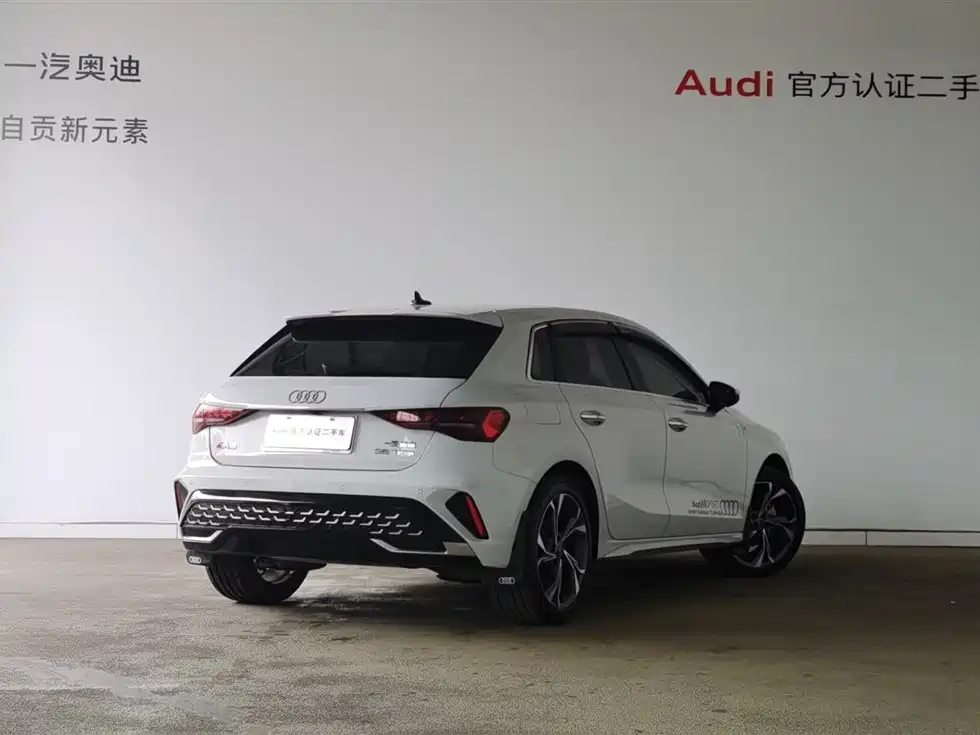 Audi A3 2025 Sportback 35TFSI Flying Premium фото 3