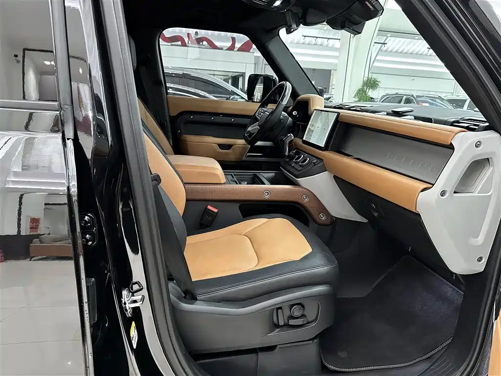 Land Rover Defender 2024 110 3.0T P400 X-DYNAMIC HSE фото 16