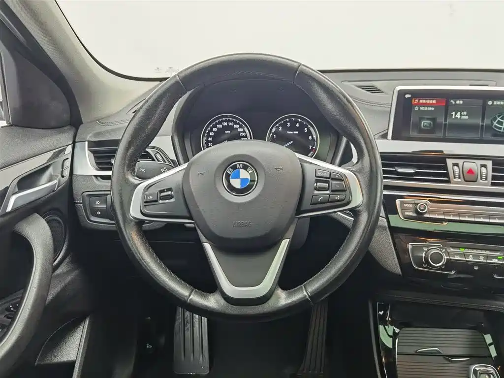 BMW X2 (Import) 2019 sDrive20i M Off-Road Package China VI фото 11