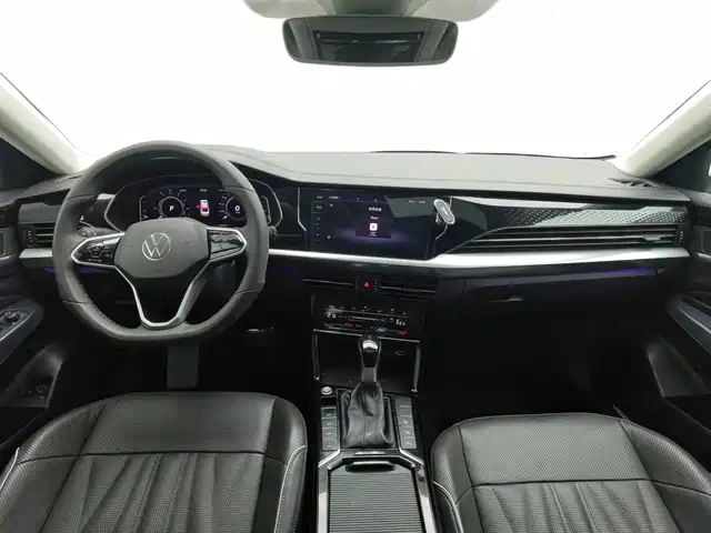 Volkswagen Passat New Energy 2022 430PHEV Hybrid Luxury Edition — фото 5