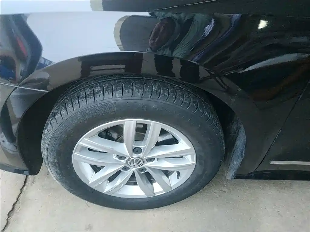 Volkswagen Passat 2016 330TSI DSG Honor Edition фото 23